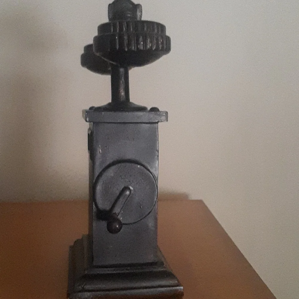 Decor - Picture 2 of 4